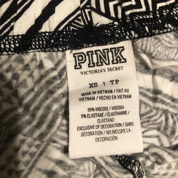 VS PINK Beach Pants. Size XS. Black and white patterned. Lounge. - Picture 5 of 5